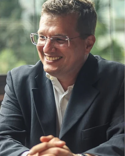 Dr. Giovanni Gasperini, cirurgião bucomaxilofacial